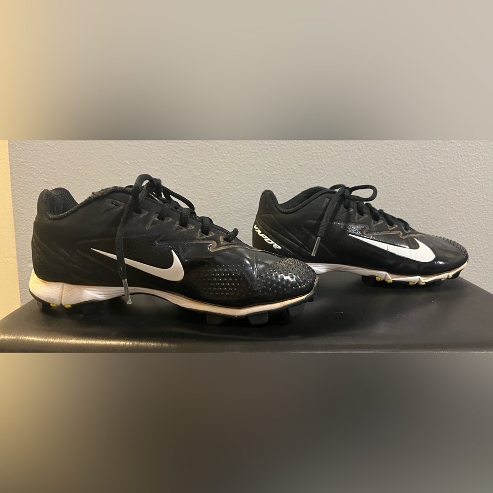 Nike Vapor Ultrafly Boys Baseball Cleats, Sz 5.5